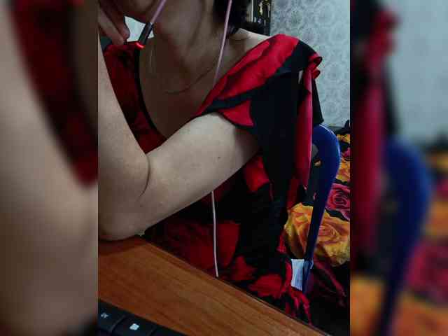 naked_taxi_dispatcher webcam