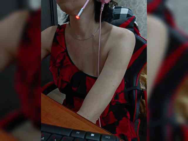 naked_taxi_dispatcher webcam