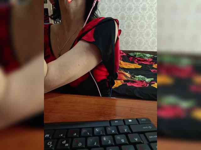 naked_taxi_dispatcher webcam