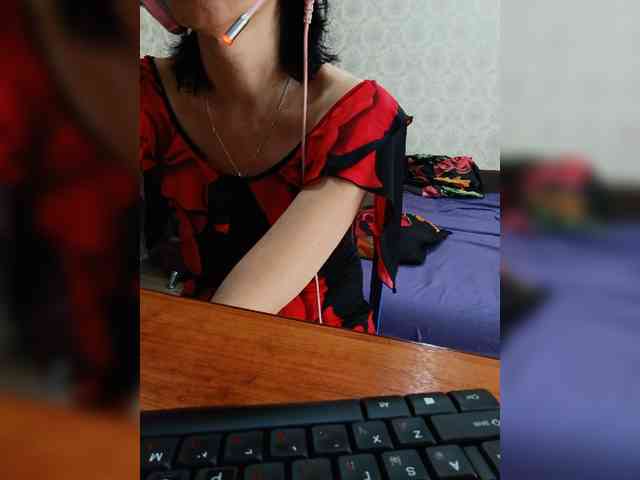naked_taxi_dispatcher webcam