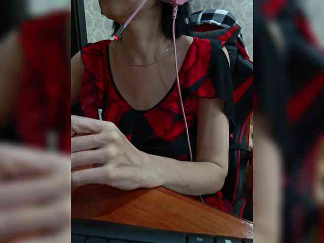 naked_taxi_dispatcher webcam