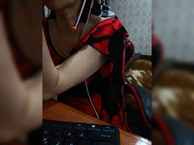 naked_taxi_dispatcher webcam