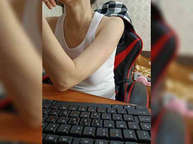 naked_taxi_dispatcher webcam