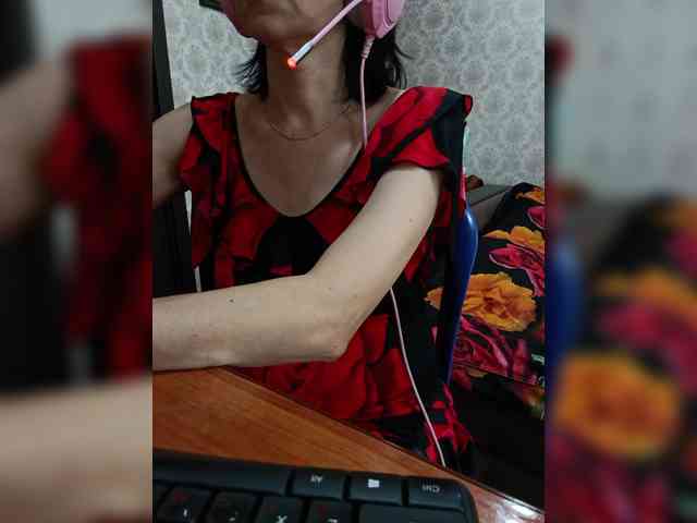 naked_taxi_dispatcher webcam