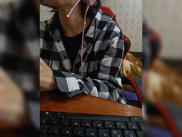 naked_taxi_dispatcher webcam