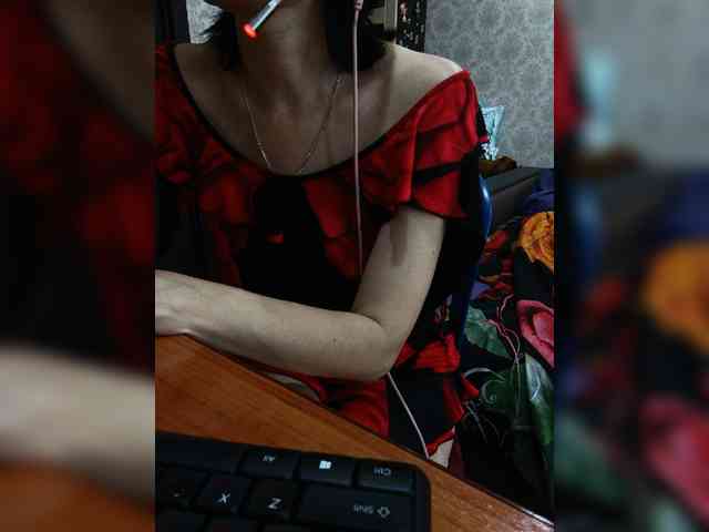 naked_taxi_dispatcher webcam