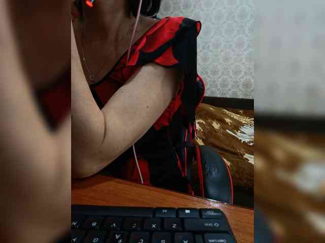 naked_taxi_dispatcher webcam