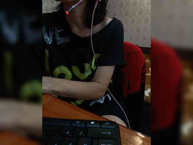naked_taxi_dispatcher webcam