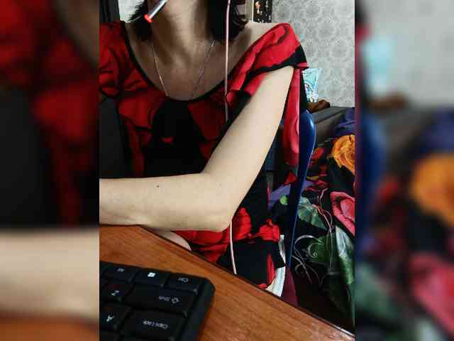 naked_taxi_dispatcher webcam