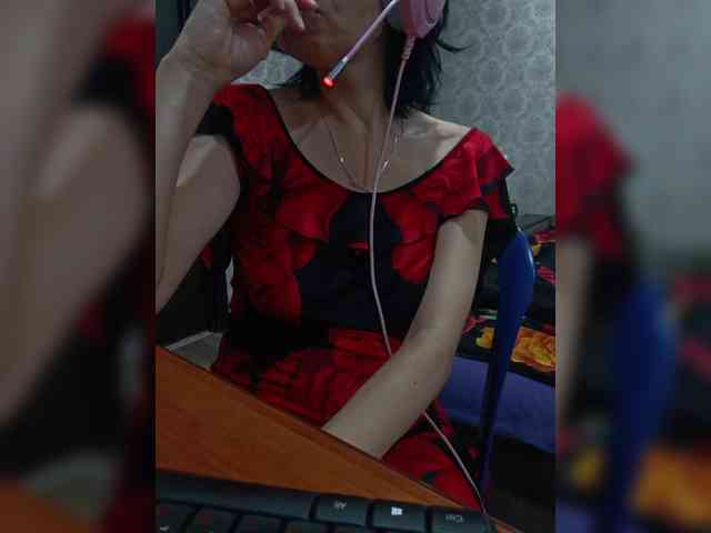 naked_taxi_dispatcher webcam