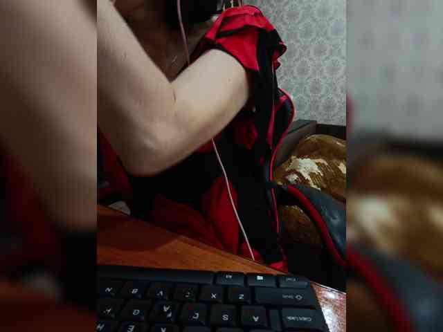 naked_taxi_dispatcher webcam