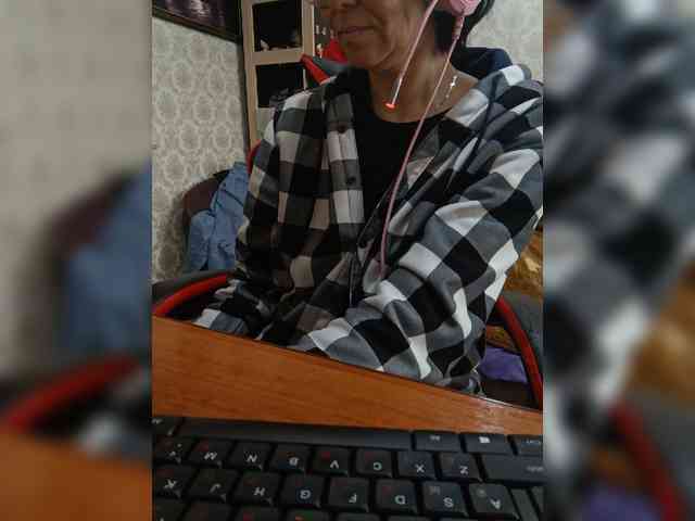 naked_taxi_dispatcher webcam