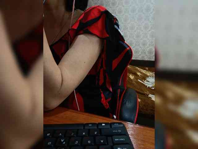 naked_taxi_dispatcher webcam