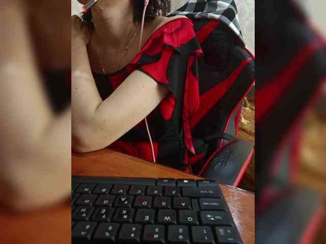 naked_taxi_dispatcher webcam