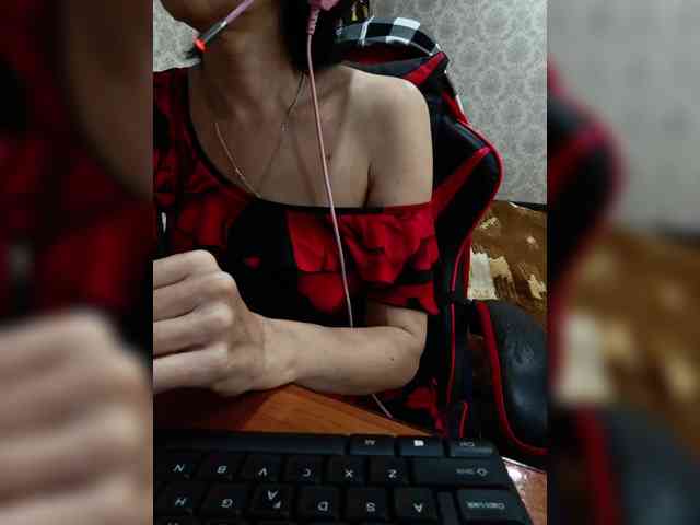 naked_taxi_dispatcher webcam