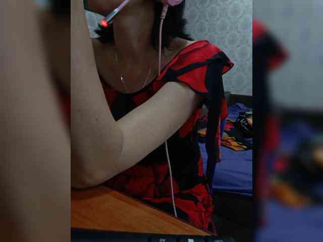 naked_taxi_dispatcher webcam