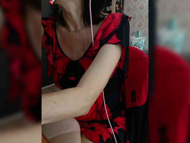naked_taxi_dispatcher webcam
