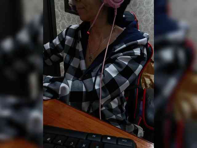 naked_taxi_dispatcher webcam