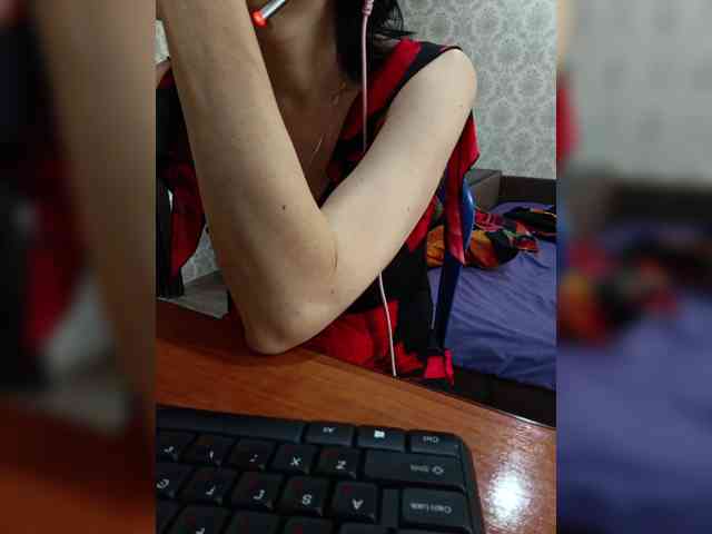 naked_taxi_dispatcher webcam
