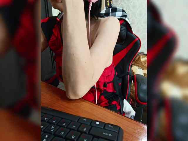naked_taxi_dispatcher webcam