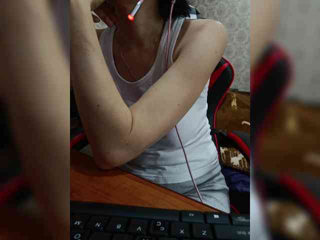 naked_taxi_dispatcher webcam