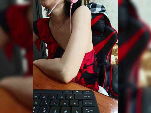 naked_taxi_dispatcher webcam