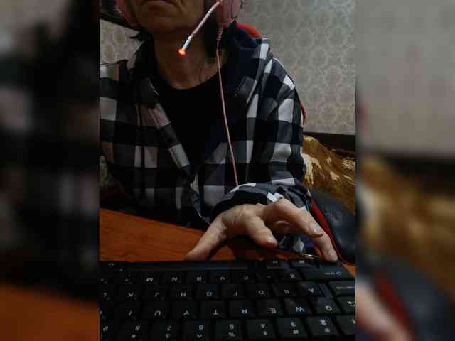 naked_taxi_dispatcher webcam