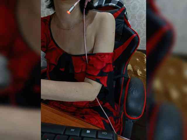 naked_taxi_dispatcher webcam