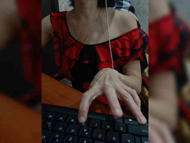 naked_taxi_dispatcher webcam