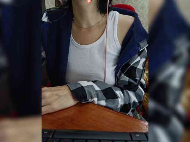 naked_taxi_dispatcher webcam
