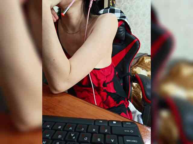 naked_taxi_dispatcher webcam