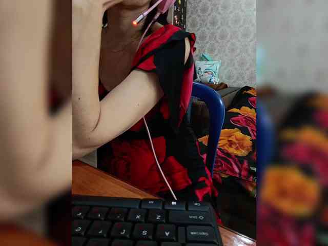 naked_taxi_dispatcher webcam