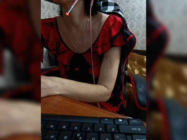 naked_taxi_dispatcher webcam