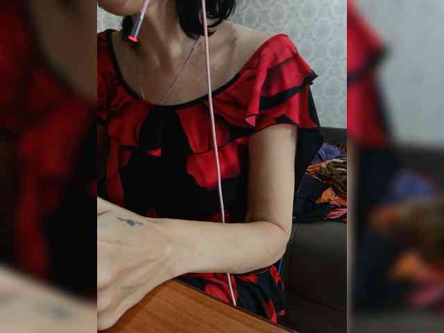 naked_taxi_dispatcher webcam