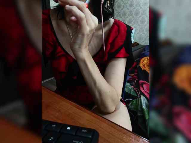 naked_taxi_dispatcher webcam