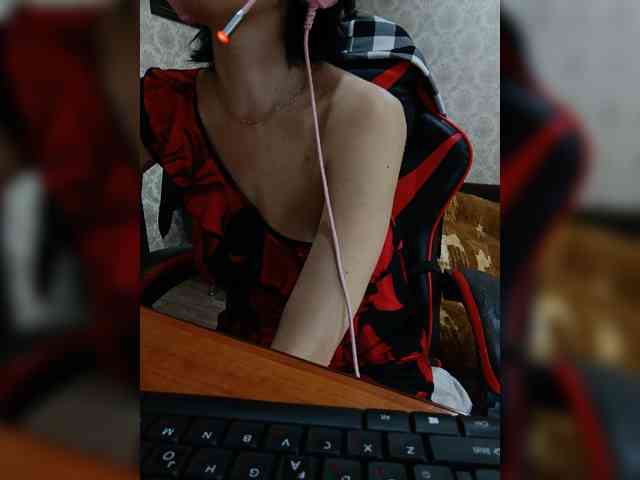 naked_taxi_dispatcher webcam
