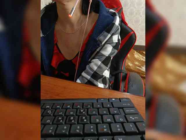 naked_taxi_dispatcher webcam