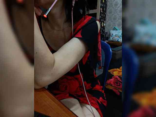 naked_taxi_dispatcher webcam