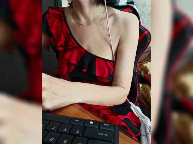 naked_taxi_dispatcher webcam