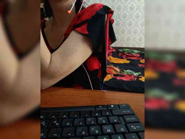 naked_taxi_dispatcher webcam