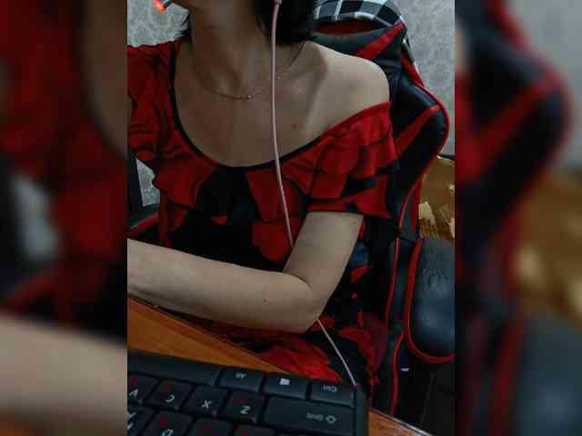 naked_taxi_dispatcher webcam