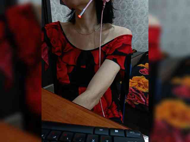 naked_taxi_dispatcher webcam