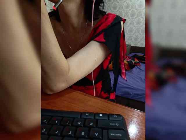 naked_taxi_dispatcher webcam