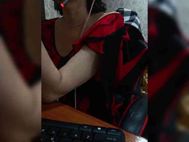 naked_taxi_dispatcher webcam