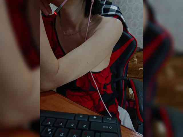naked_taxi_dispatcher webcam