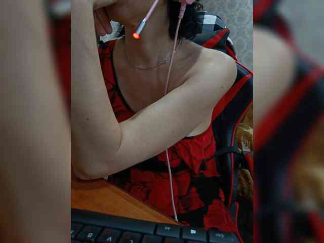 naked_taxi_dispatcher webcam