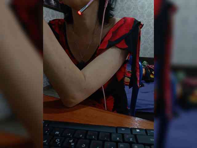 naked_taxi_dispatcher webcam
