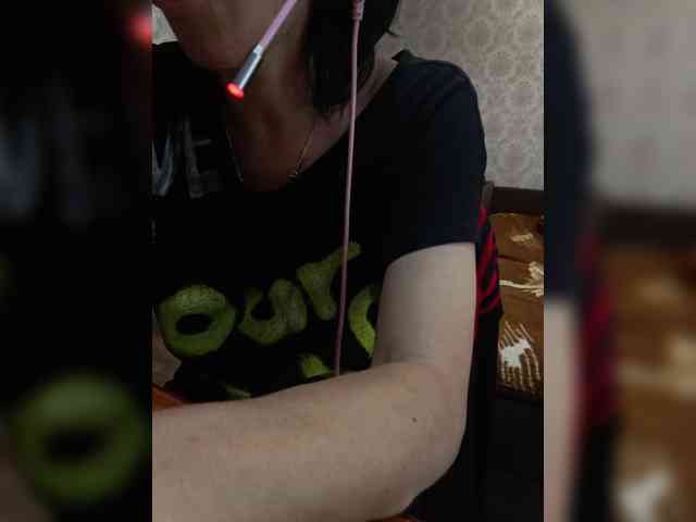 naked_taxi_dispatcher webcam