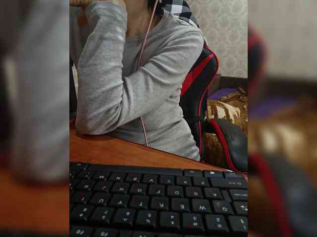 naked_taxi_dispatcher webcam