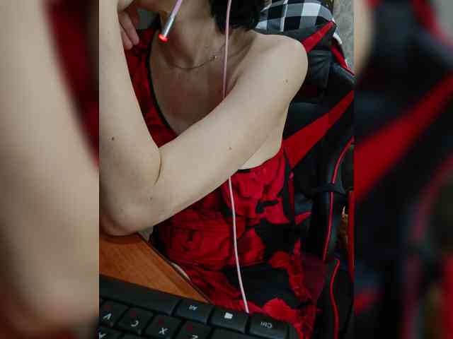 naked_taxi_dispatcher webcam